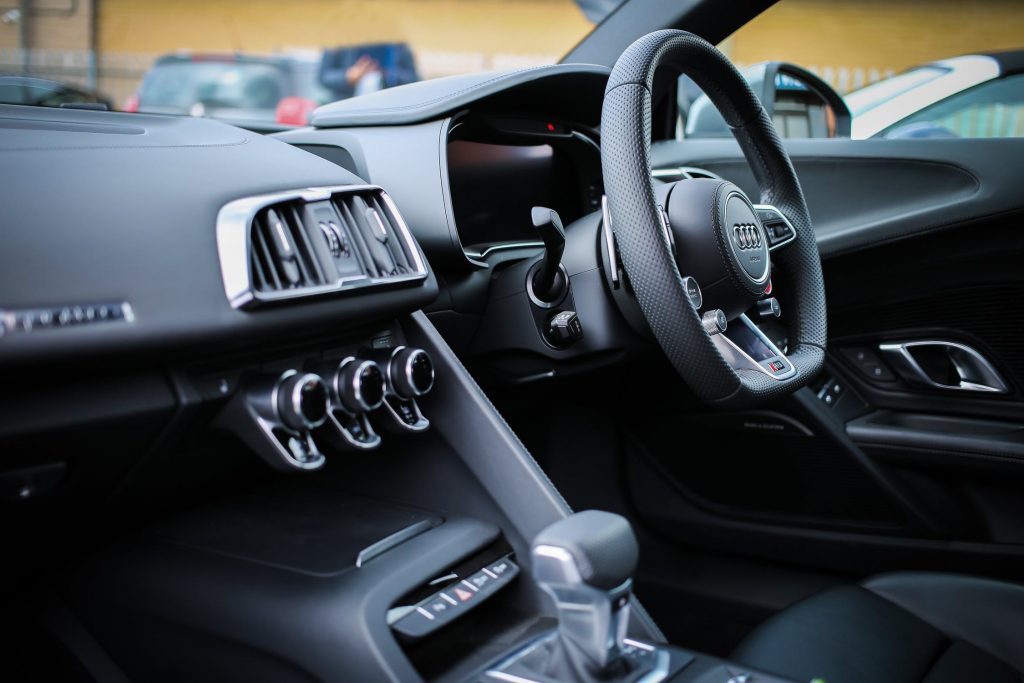 Schadeauto verkopen via een autoinkoper - snelle en eenvoudige procedure voor het verkoop van beschadigde voertuigen