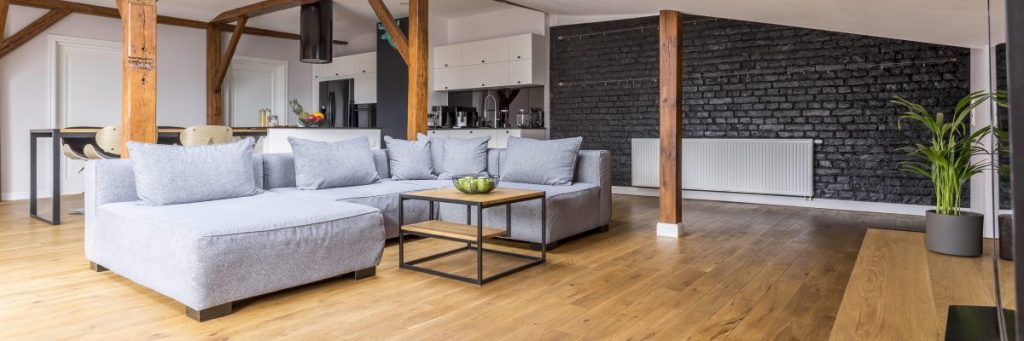 Padoek gevelbekleding met karakteristieke rood-oranje kleur op woninggevels