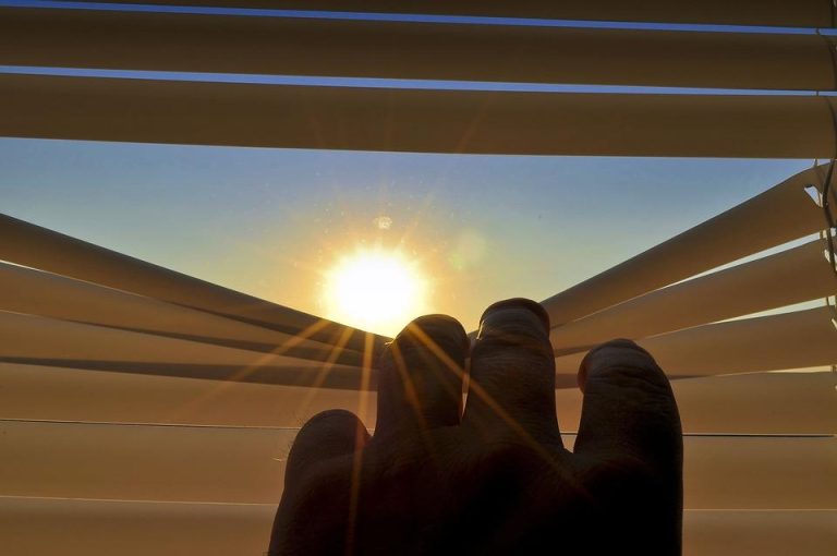 Ons team Screens als zonwering voor verkoeling in de zomer tegen felle zon bij woning