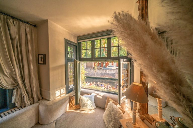 Bed en breakfast in Brugge met schilderachtige tuin en historische charme