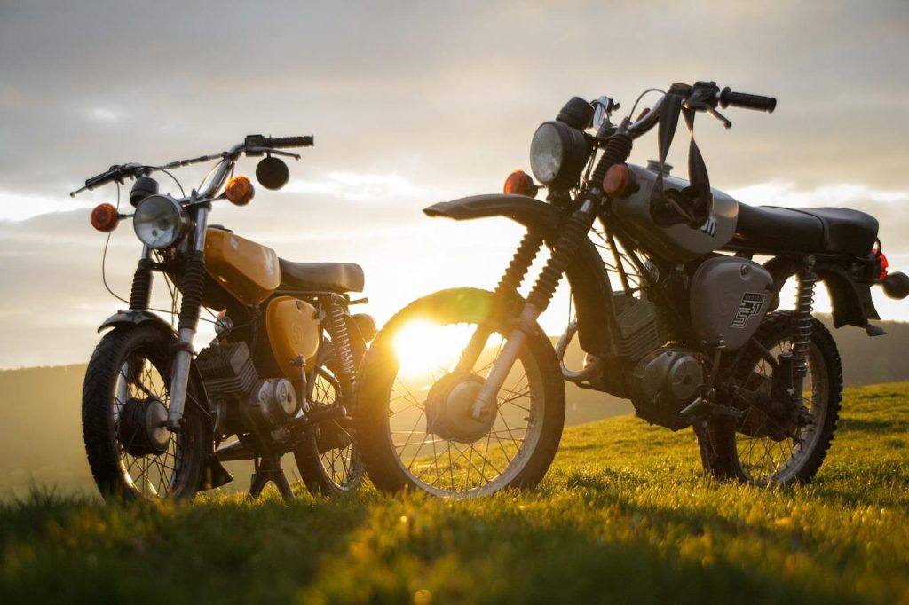 Populaire occasie moto's en tweedehands quads modellen zoals Honda CBR500R en Yamaha Raptor 700R op de markt