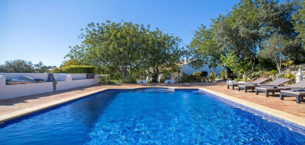 Prachtig uitzicht op de kliffen en zee van de Algarve, ideaal startpunt voor een actief vakantiehuis-verblijf met wandel- en